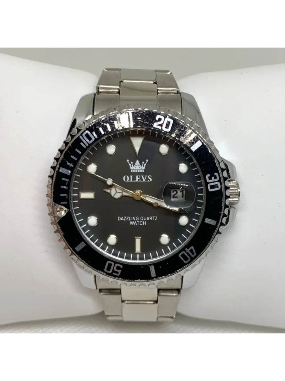 OLEVS 41mm Men's date dazzling quartz watch black dial silver tone 6.75” running